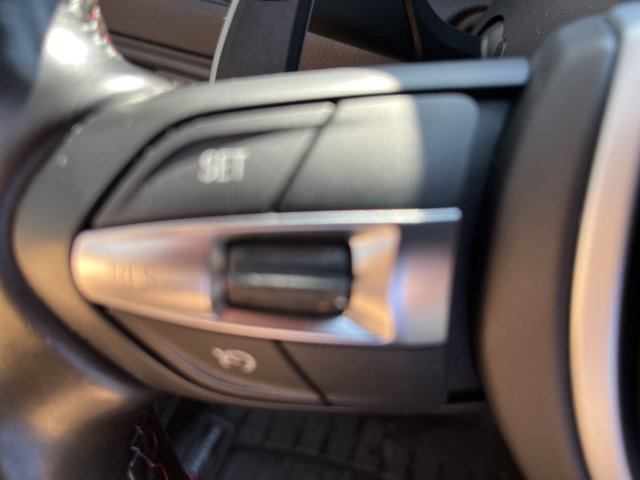 Vehicle image 35 of 37