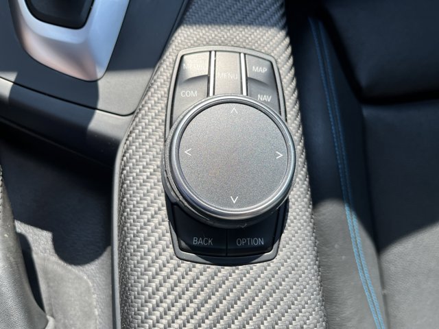 Vehicle image 32 of 37