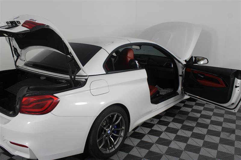 Vehicle image 10 of 44
