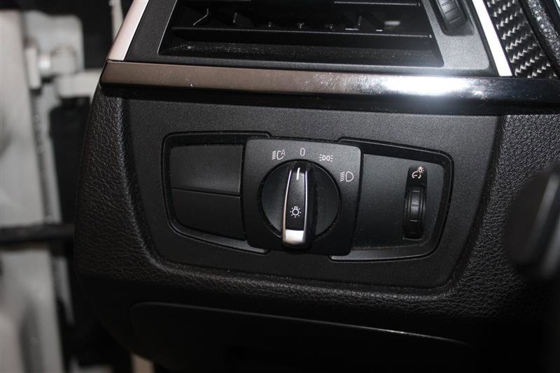 Vehicle image 41 of 44