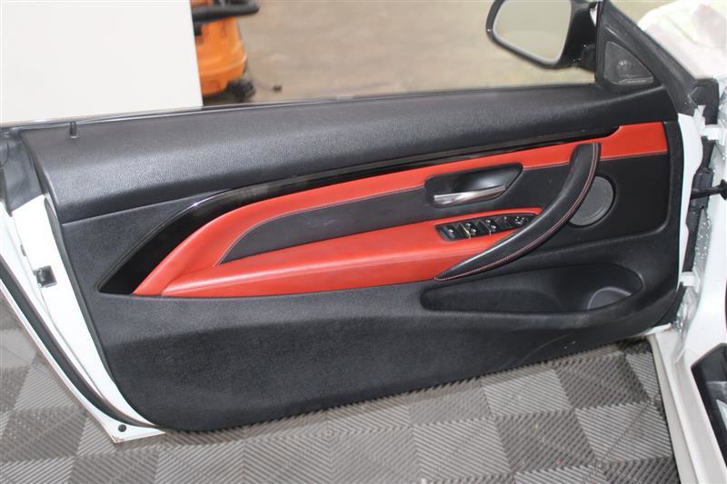 Vehicle image 22 of 44