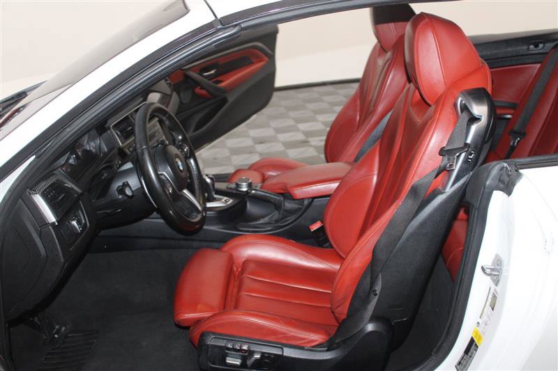 Vehicle image 26 of 44