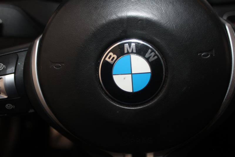 Vehicle image 40 of 44