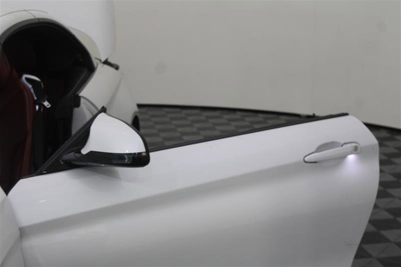 Vehicle image 18 of 44