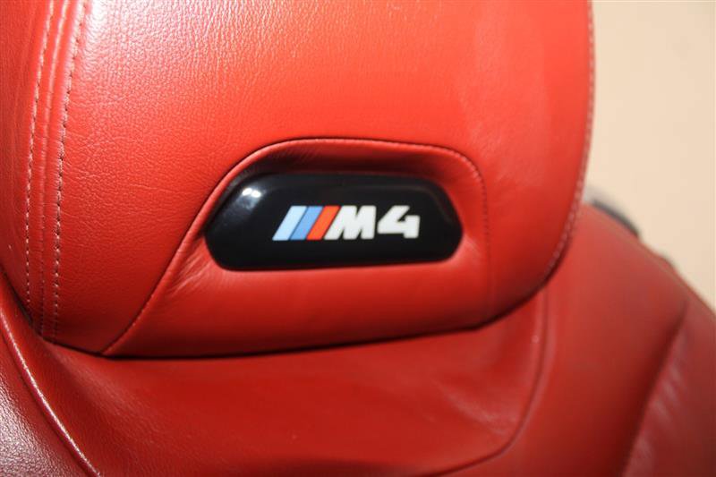 Vehicle image 33 of 44