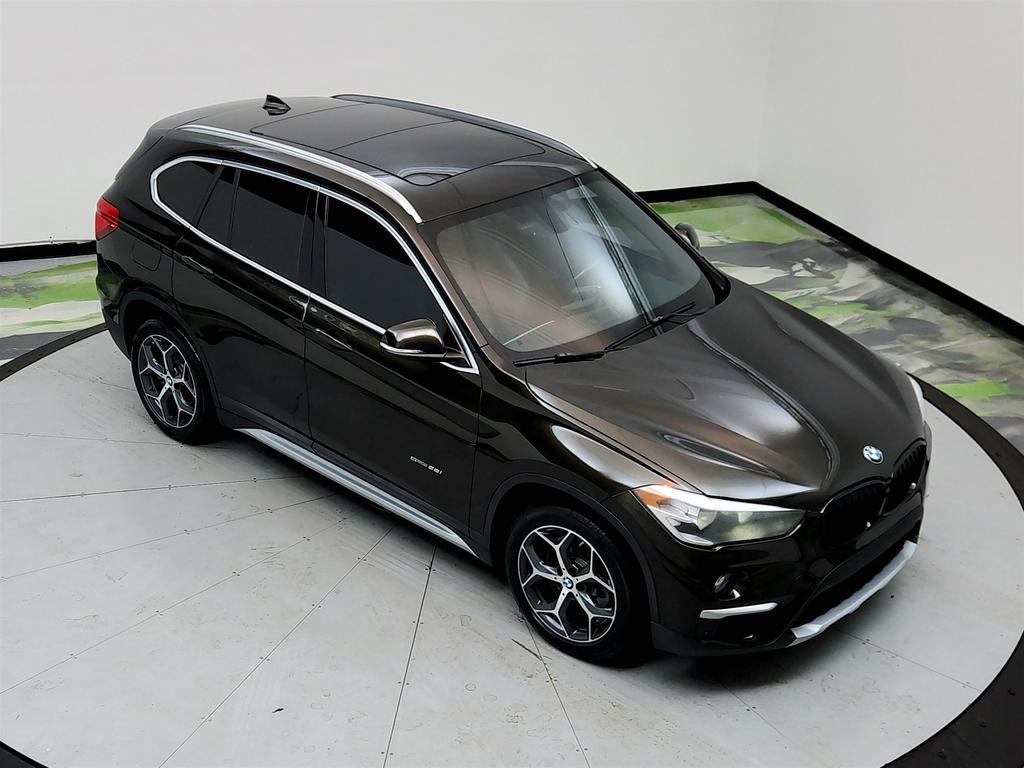 Vehicle image 7 of 39