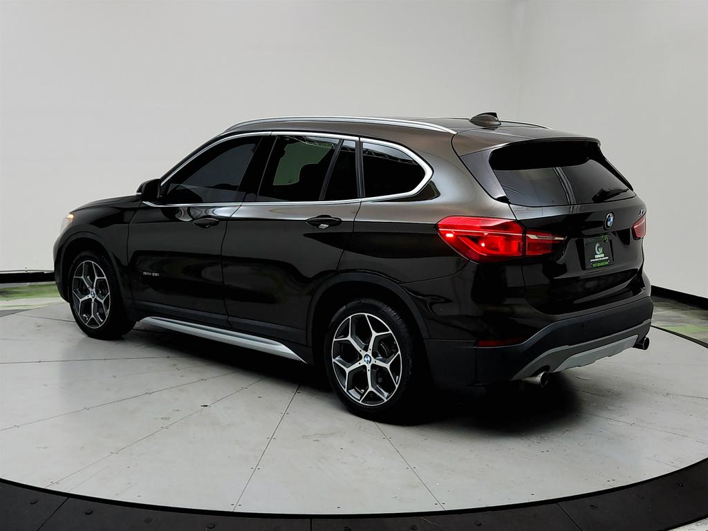 Vehicle image 16 of 39