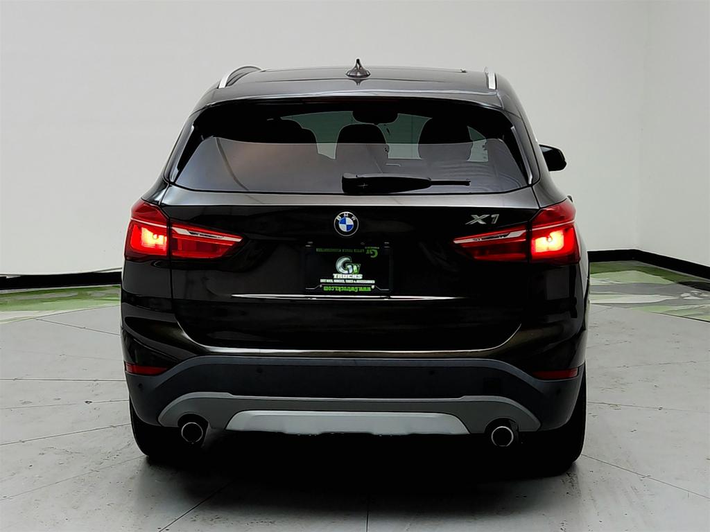 Vehicle image 15 of 39