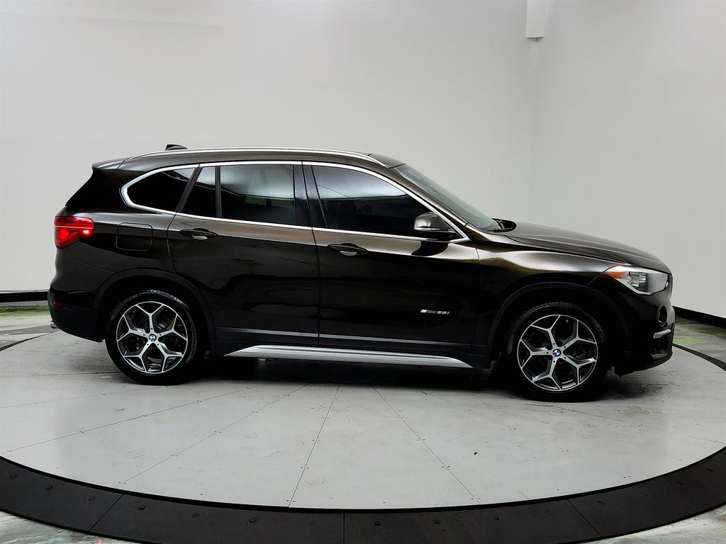 Vehicle image 10 of 39