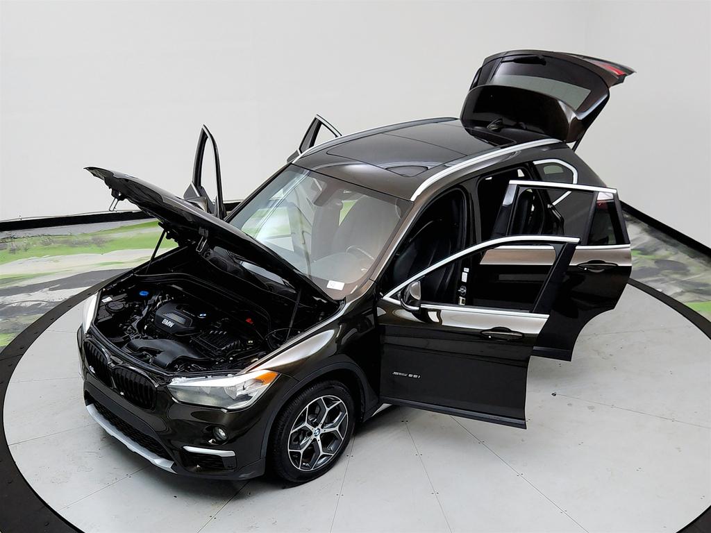 Vehicle image 4 of 39
