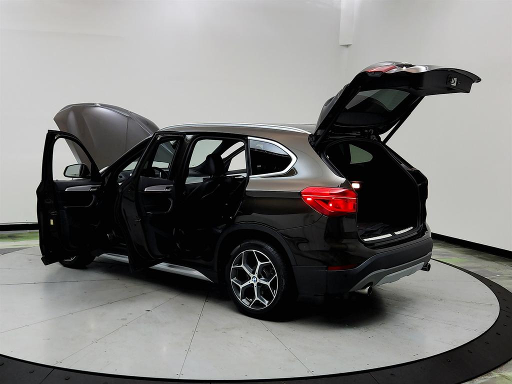 Vehicle image 28 of 39