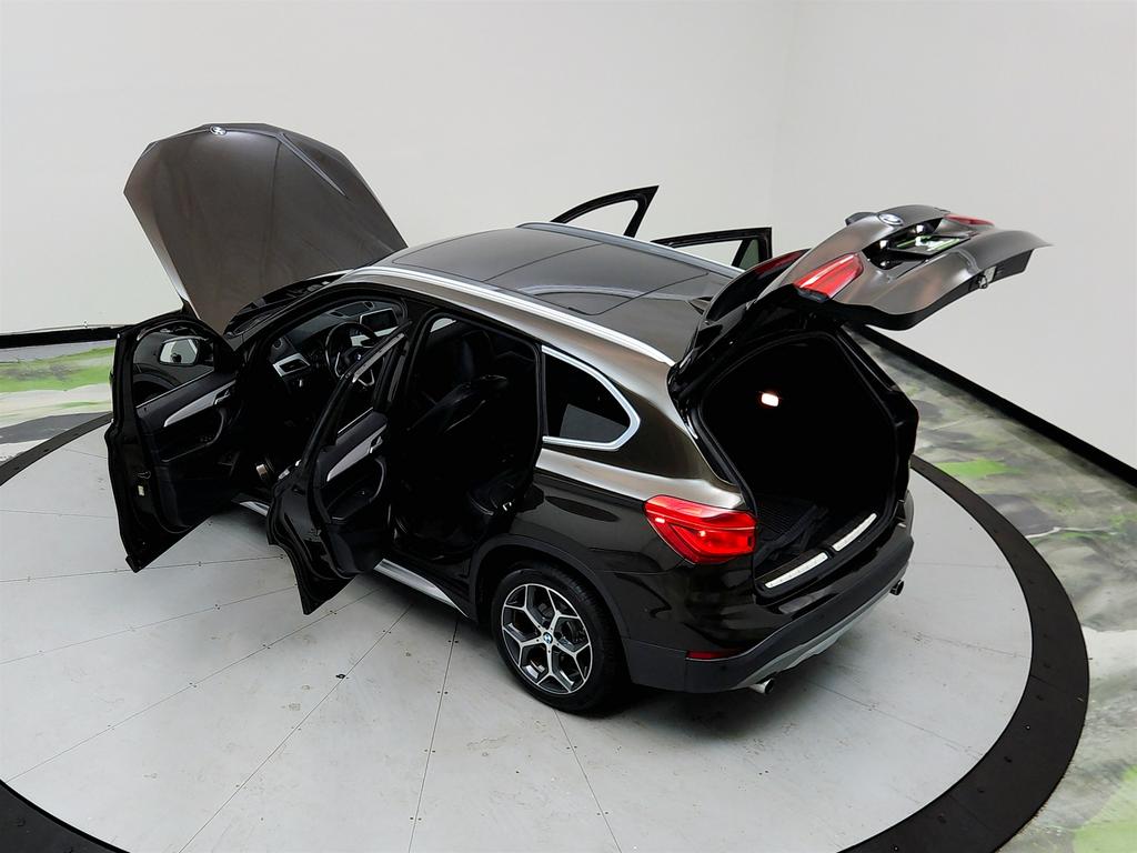 Vehicle image 17 of 39