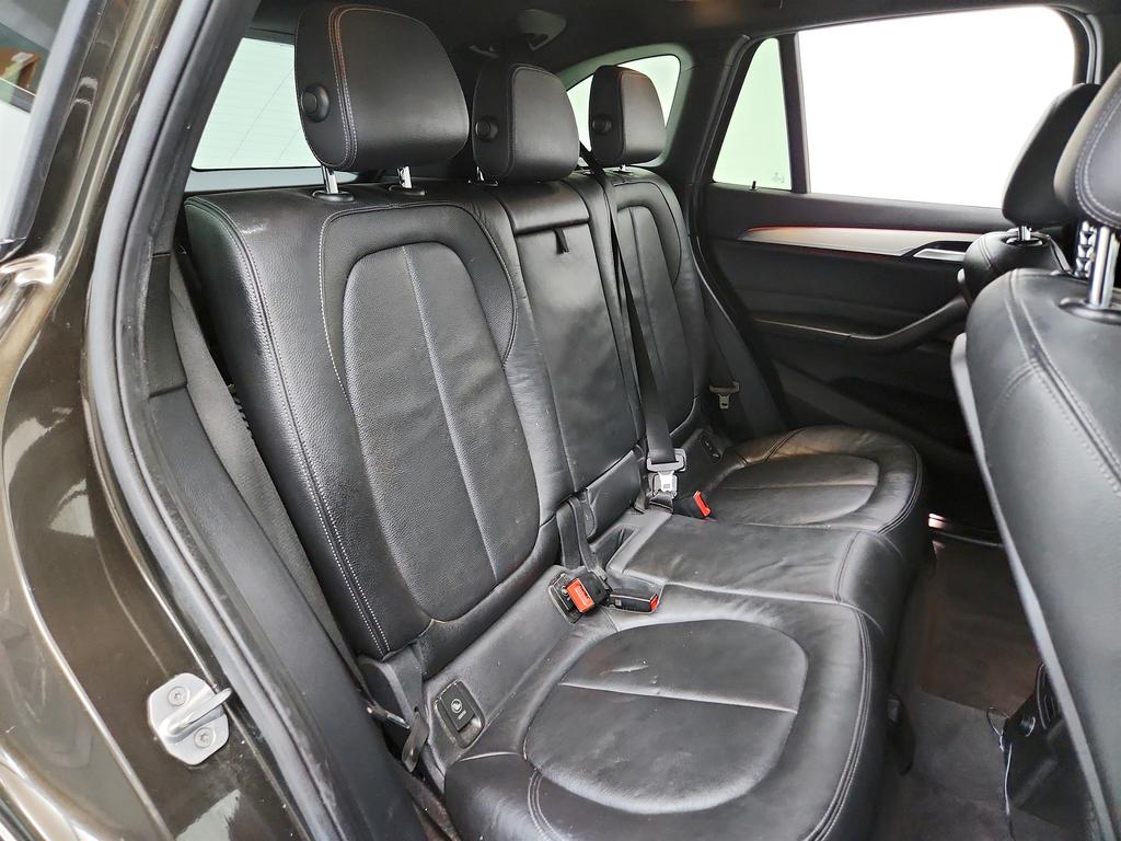 Vehicle image 23 of 39