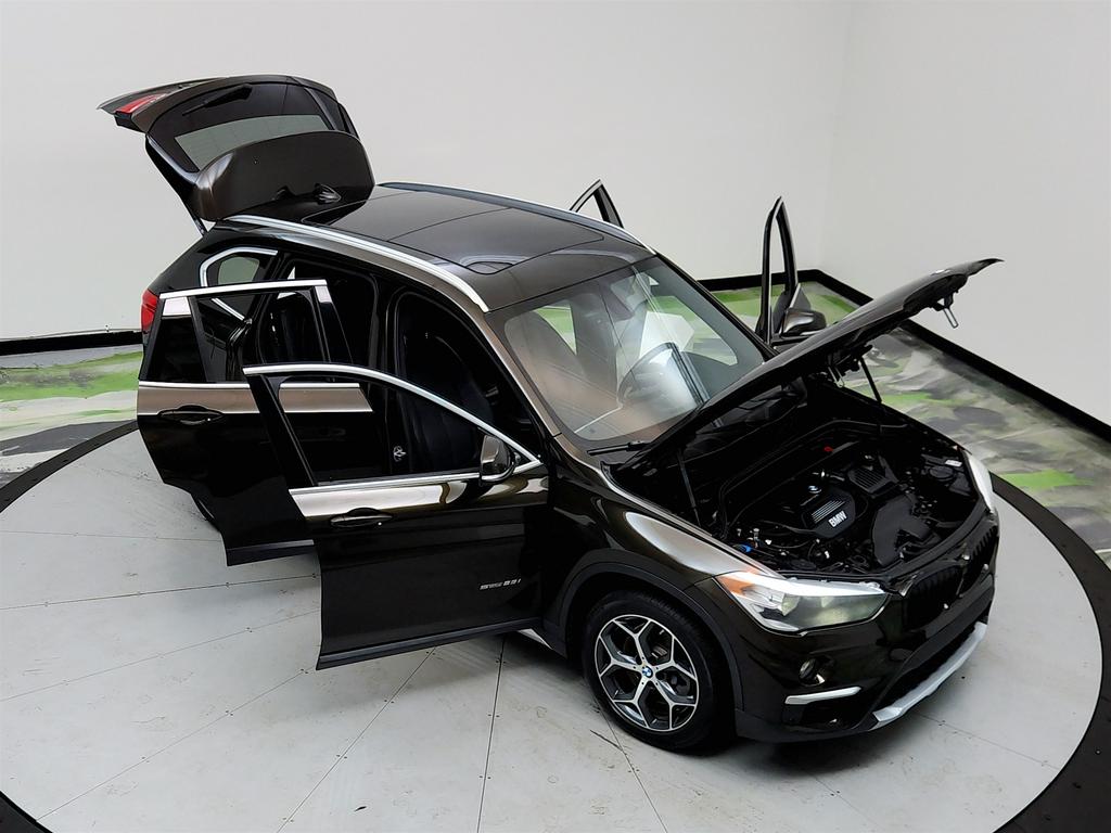 Vehicle image 9 of 39
