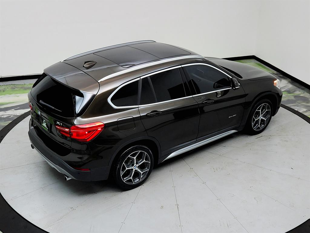 Vehicle image 11 of 39