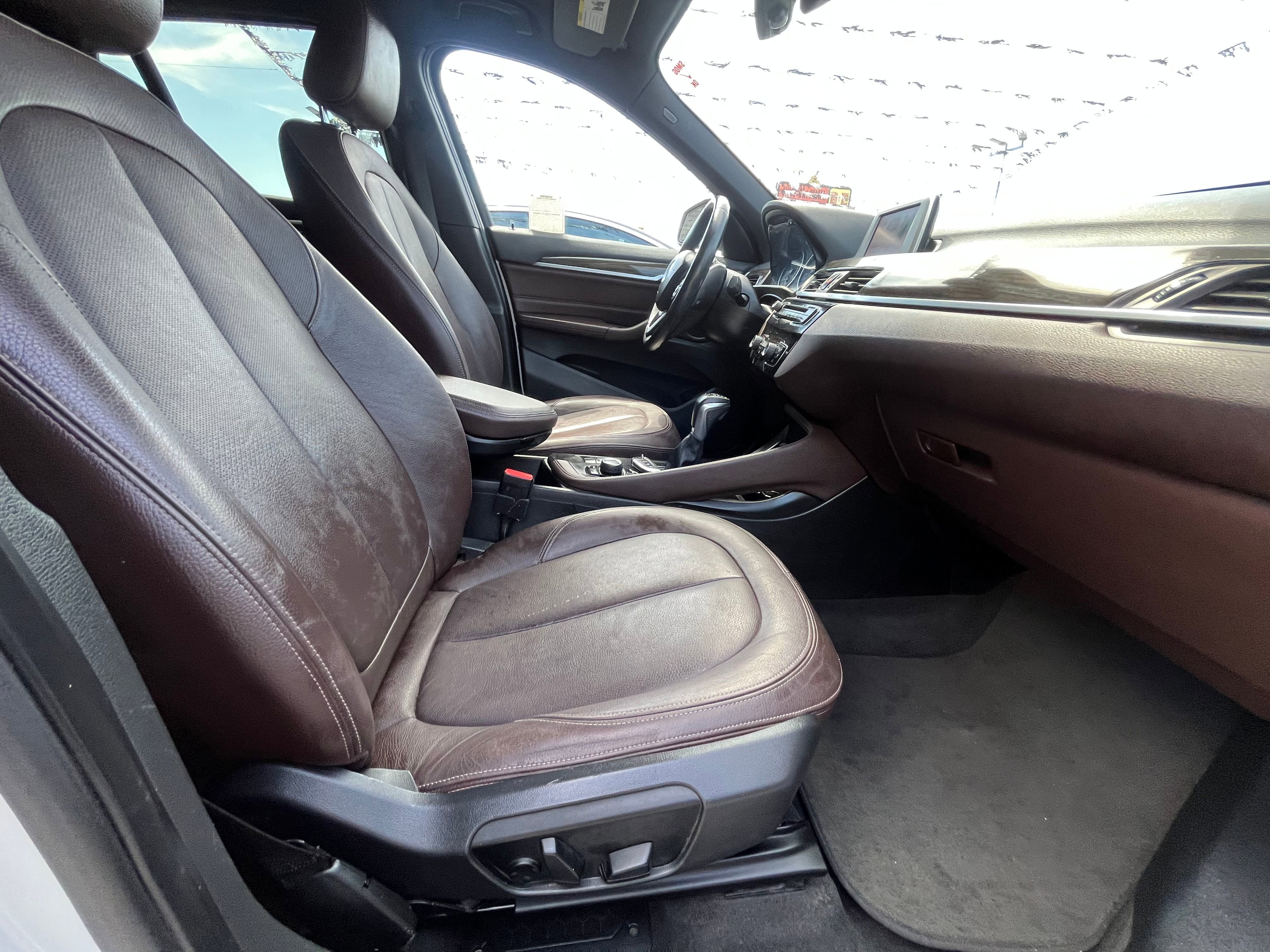 Vehicle image 62 of 74