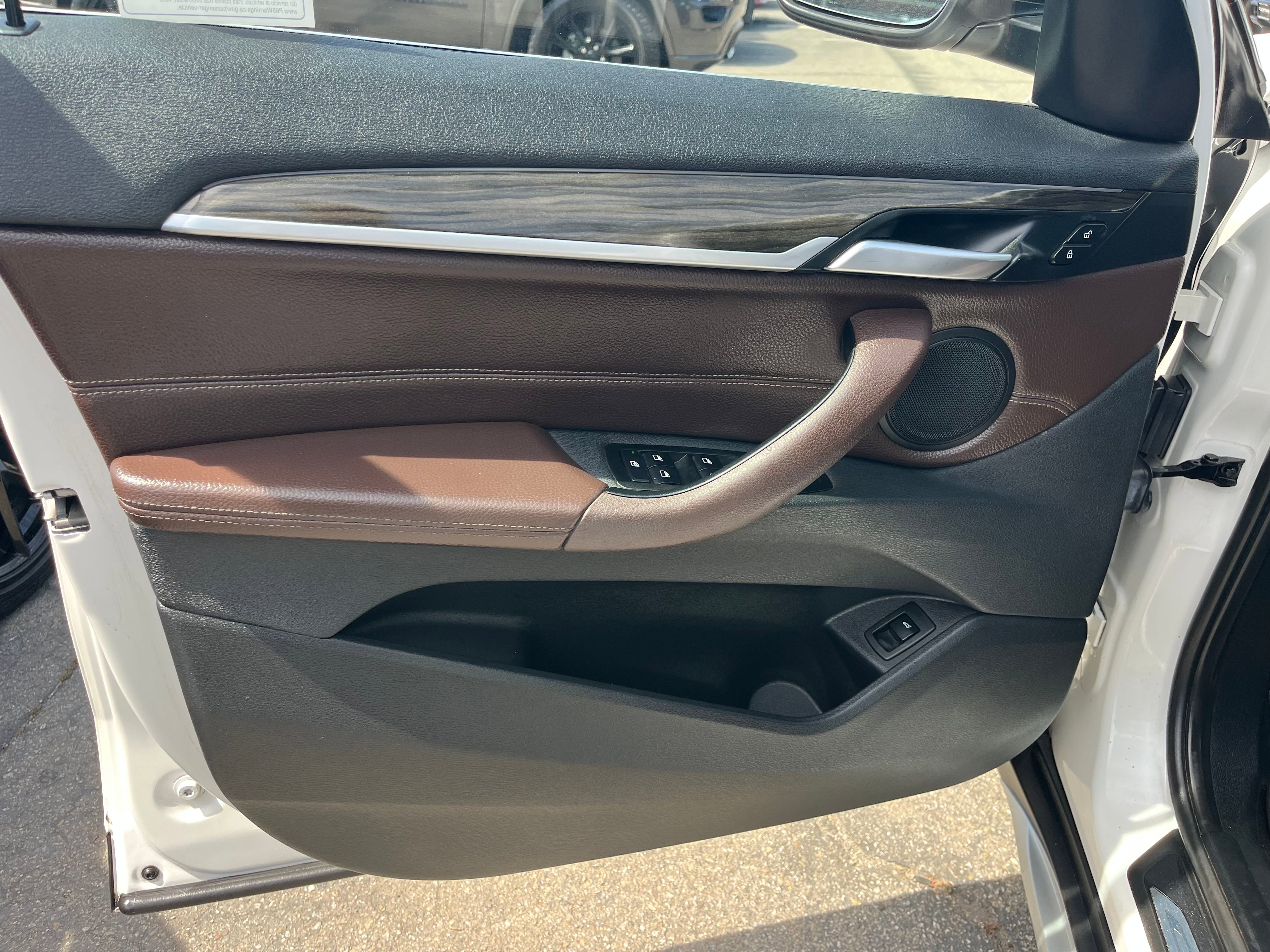 Vehicle image 36 of 74