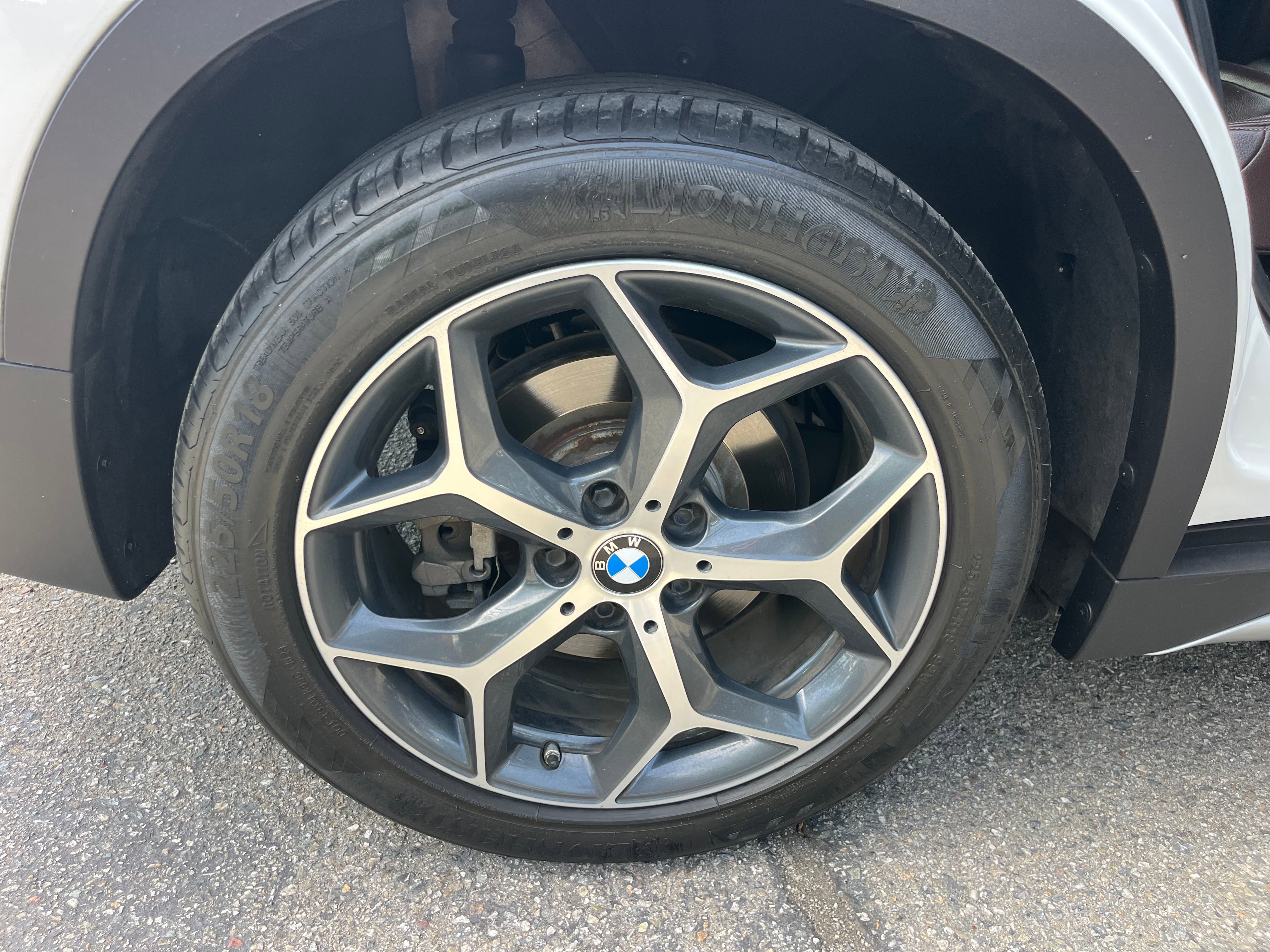 Vehicle image 71 of 74