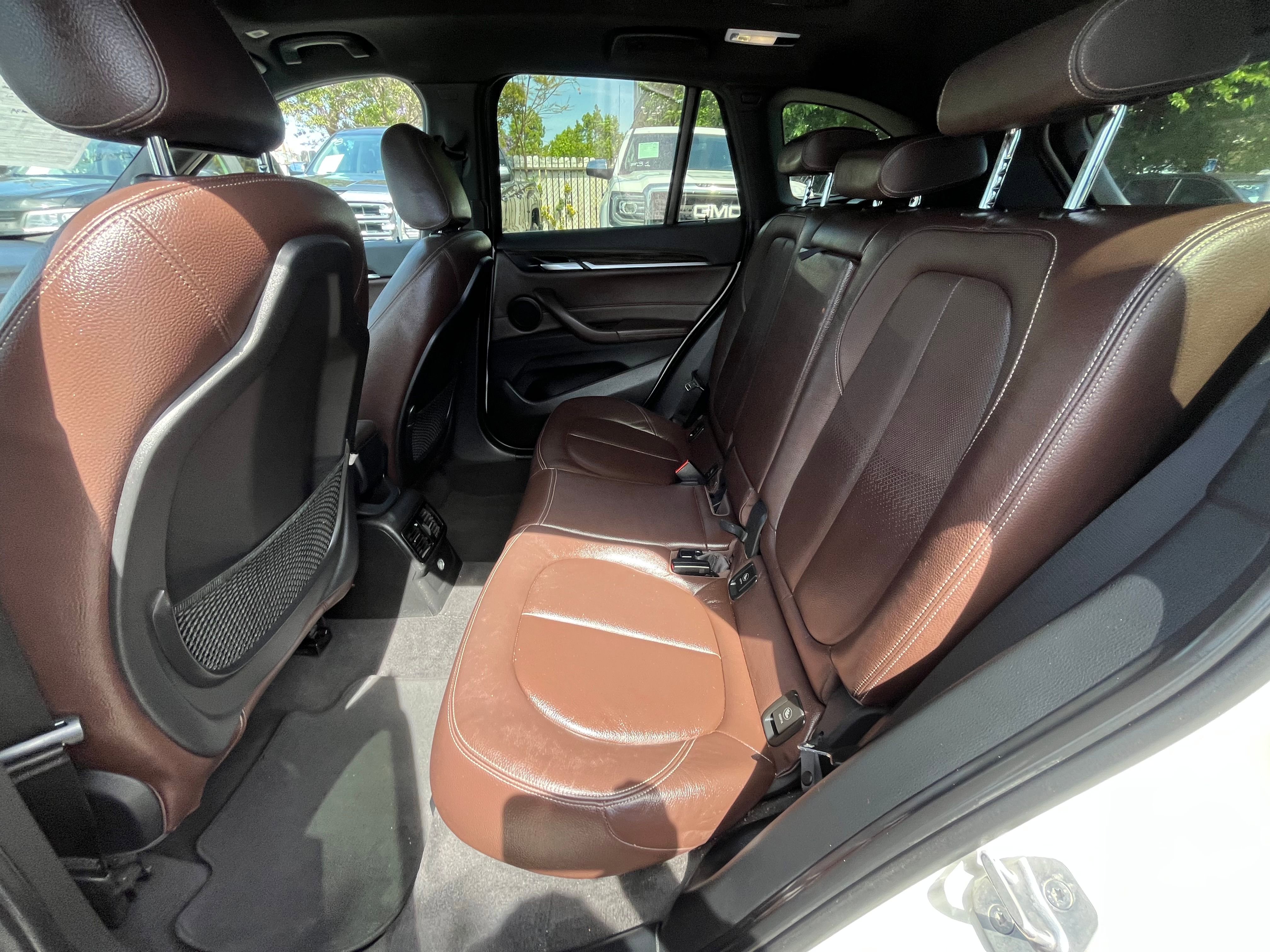 Vehicle image 29 of 74