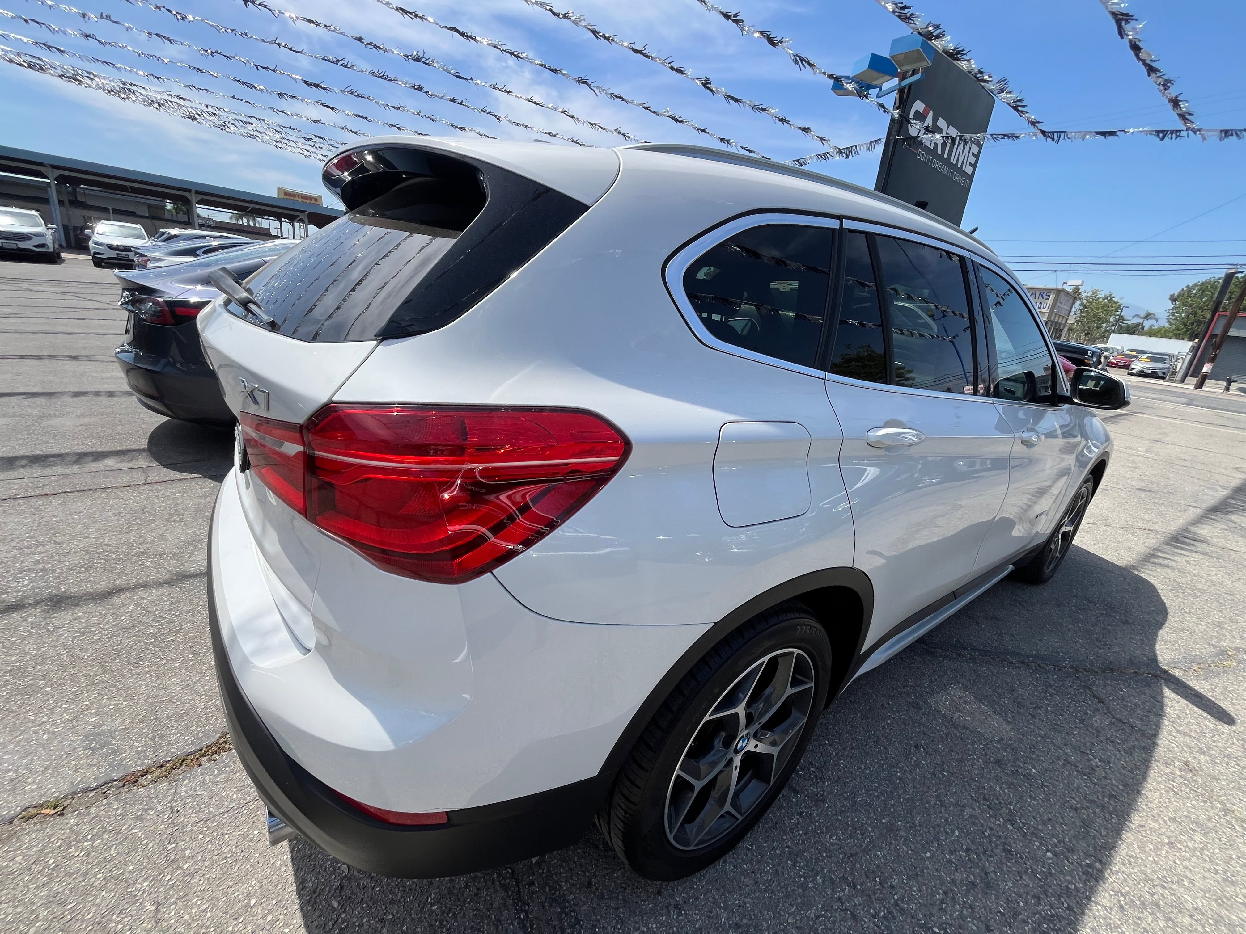 Vehicle image 17 of 74