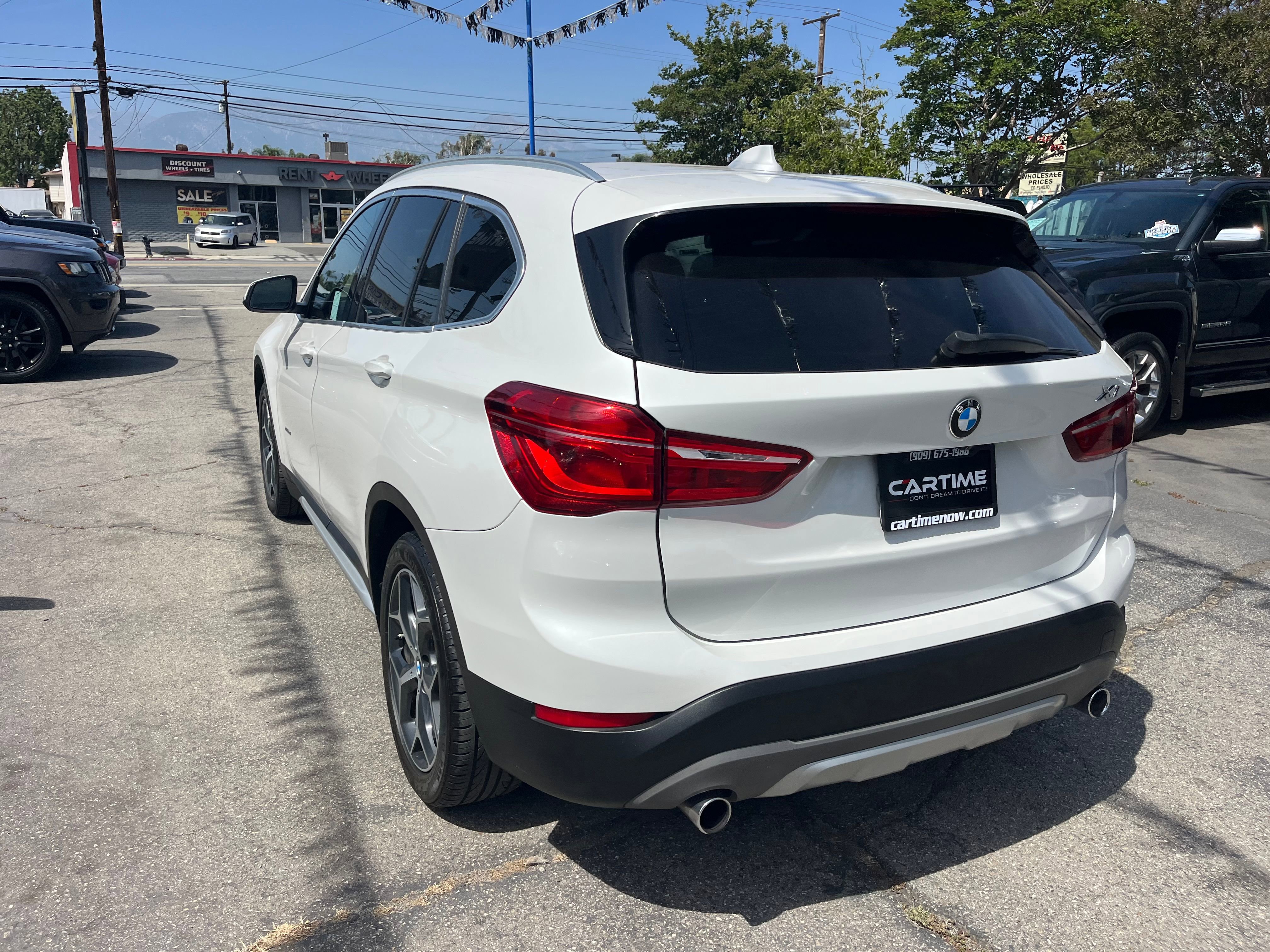 Vehicle image 22 of 74