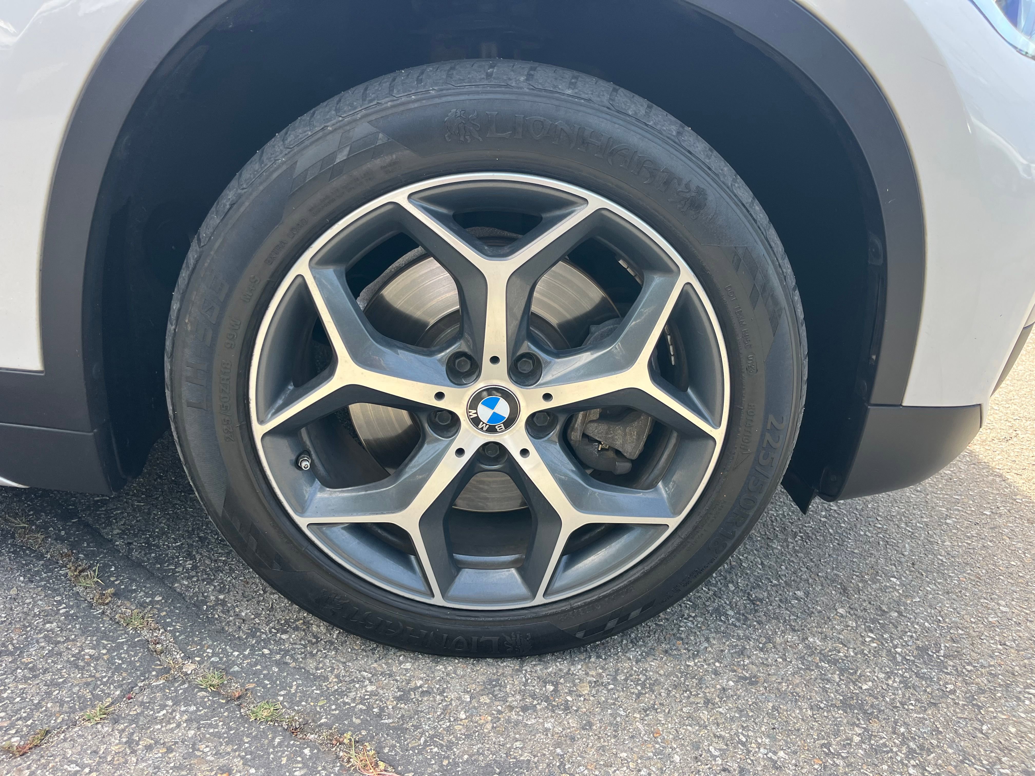 Vehicle image 72 of 74