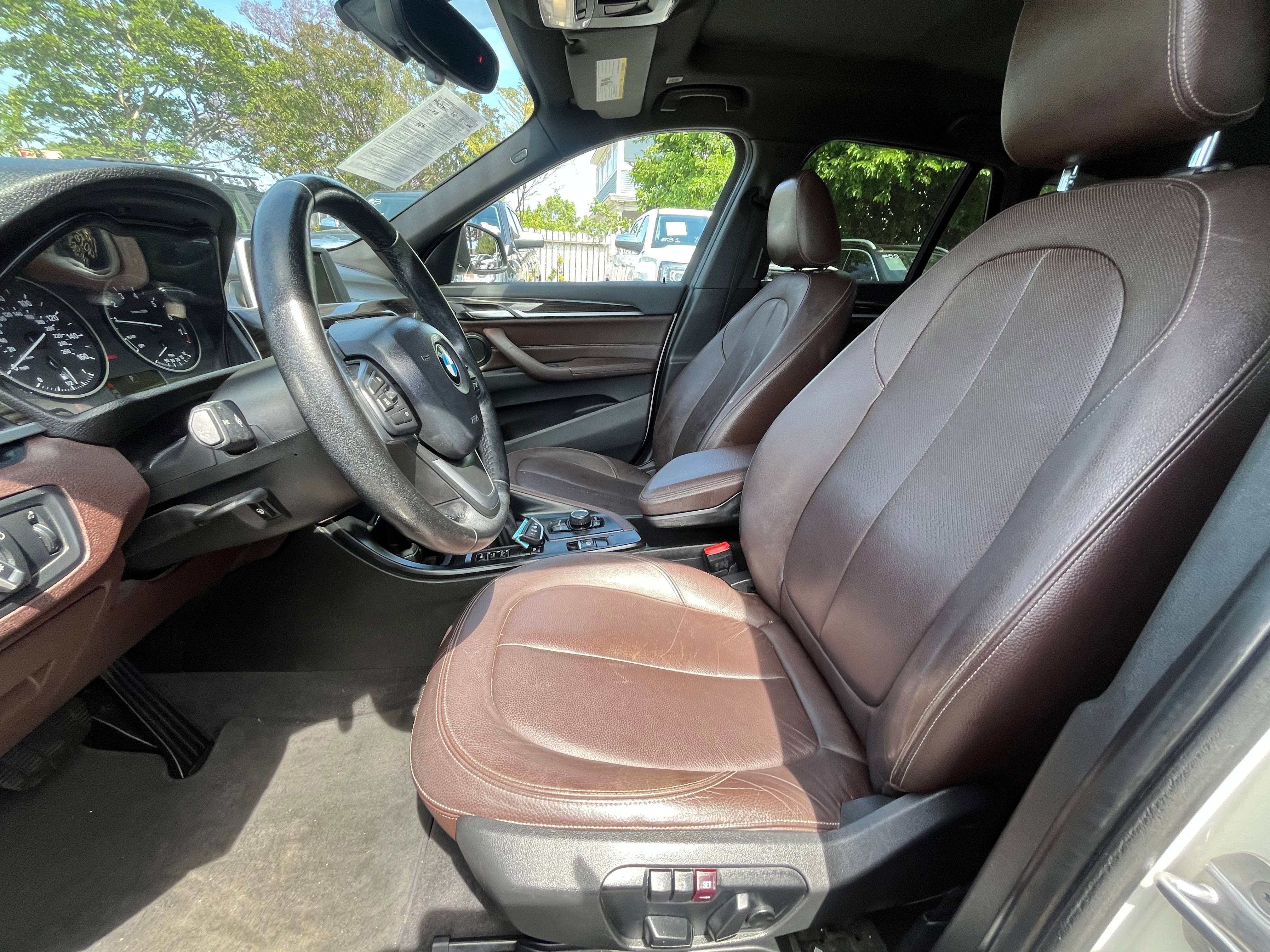 Vehicle image 40 of 74