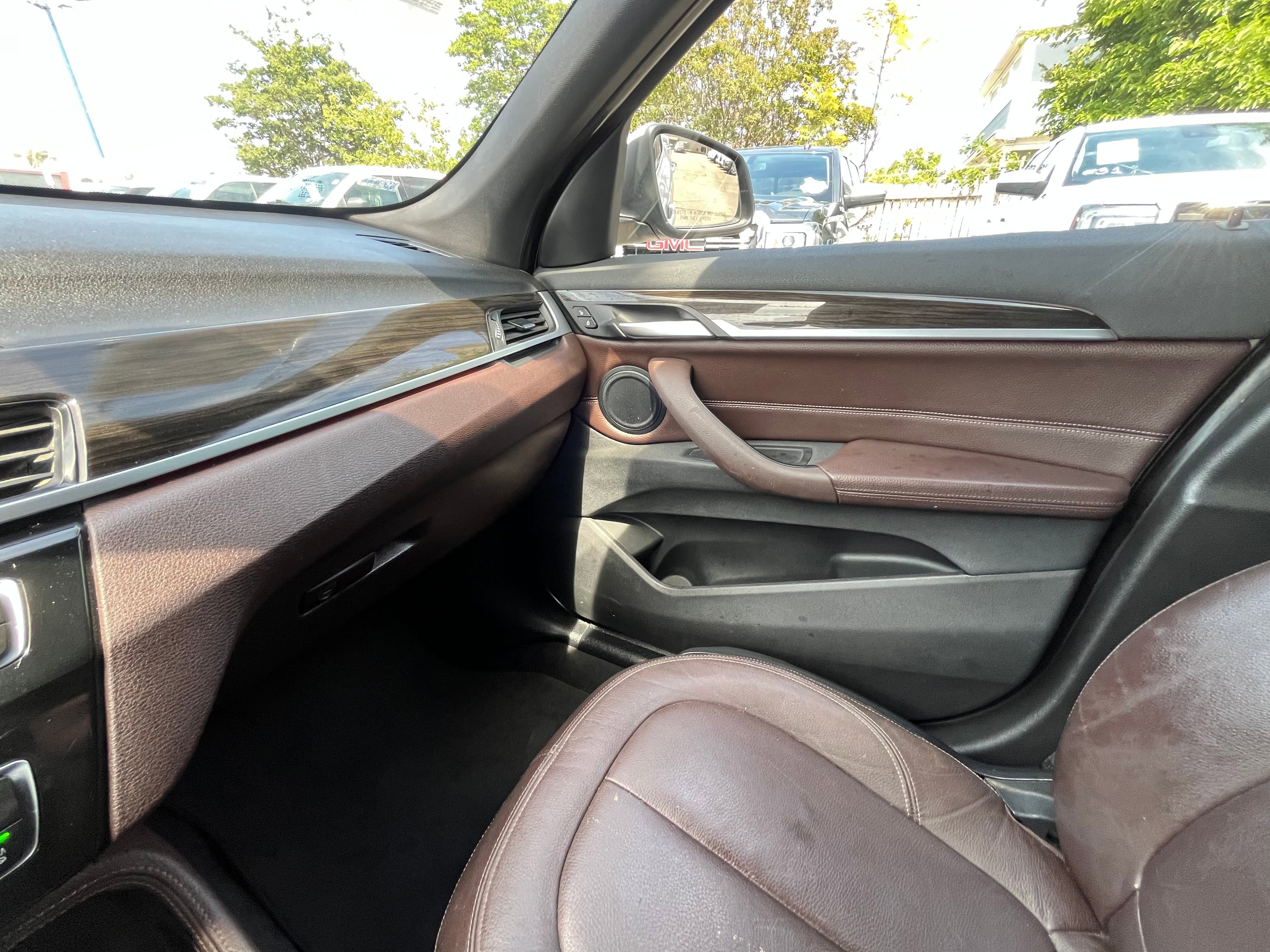 Vehicle image 52 of 74