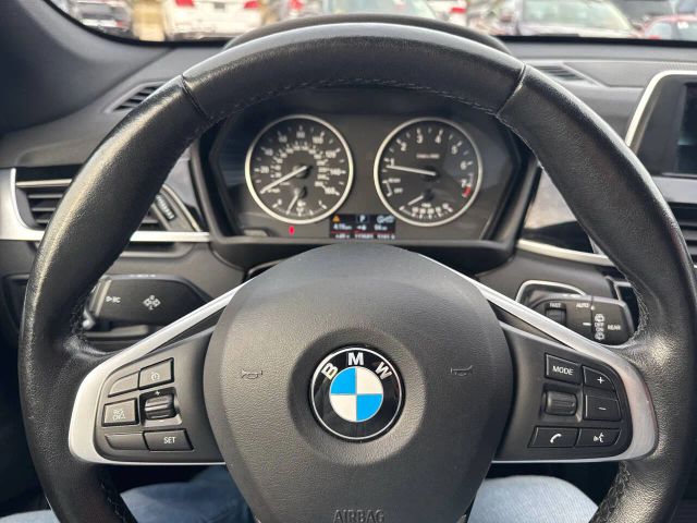 Vehicle image 26 of 30