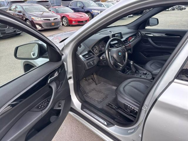 Vehicle image 14 of 30