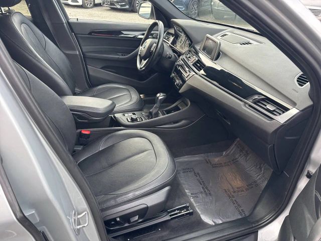 Vehicle image 12 of 30