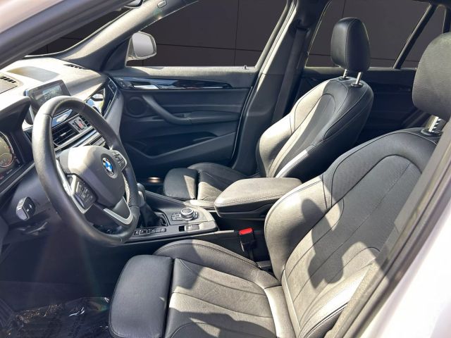 Vehicle image 9 of 30