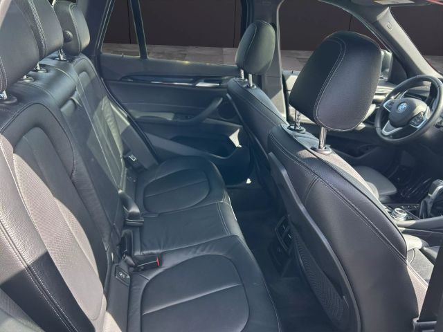 Vehicle image 12 of 30