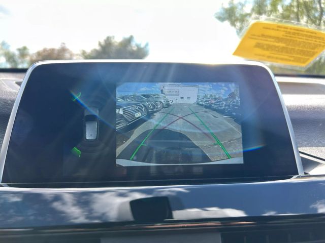 Vehicle image 22 of 30
