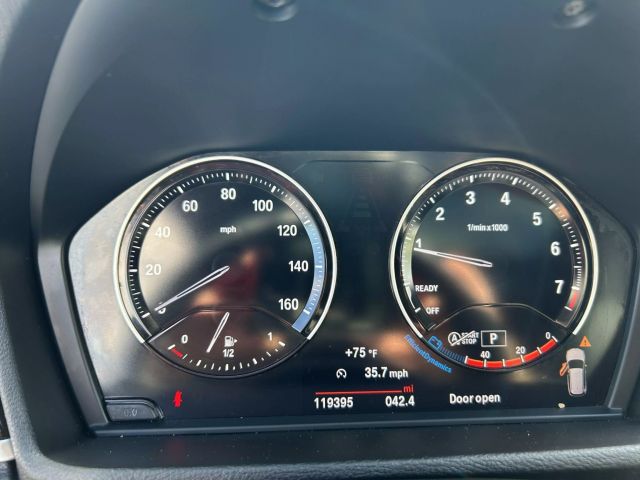 Vehicle image 14 of 30
