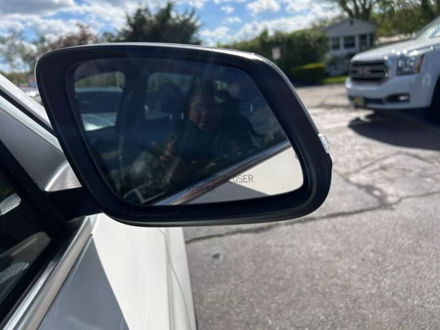 Vehicle image 25 of 30