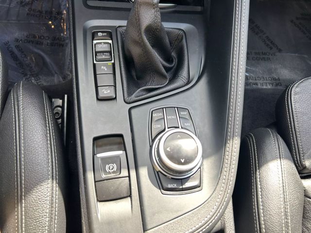 Vehicle image 21 of 30