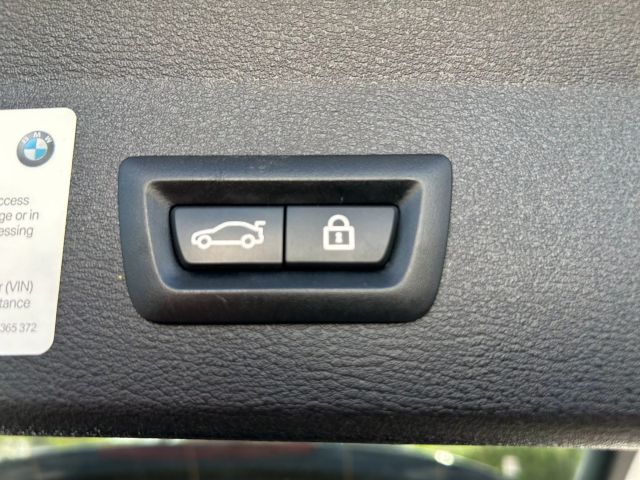 Vehicle image 28 of 30