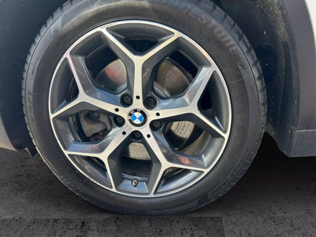 Vehicle image 26 of 30