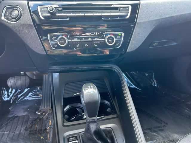 Vehicle image 17 of 30