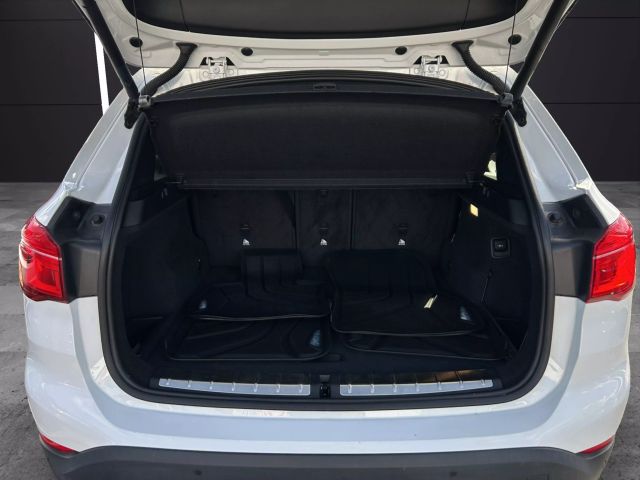 Vehicle image 29 of 30