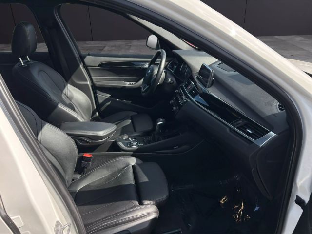 Vehicle image 11 of 30