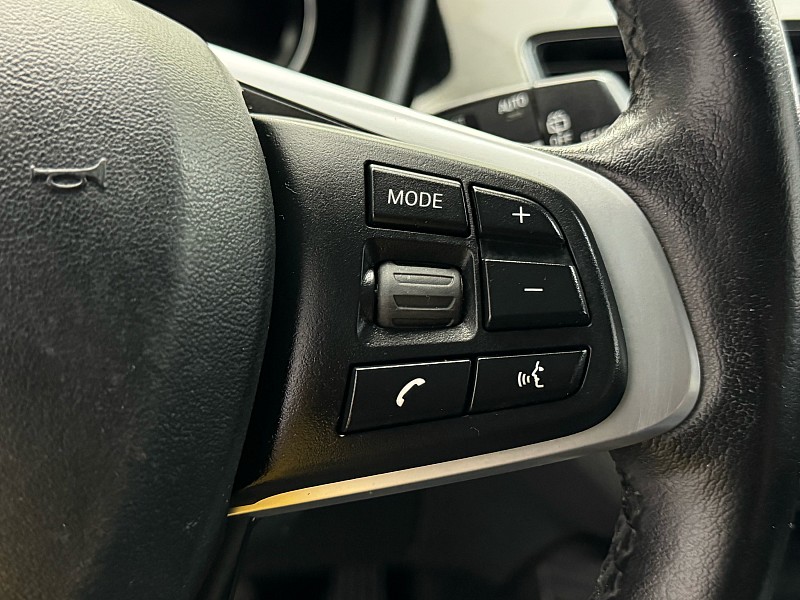 Vehicle image 39 of 40