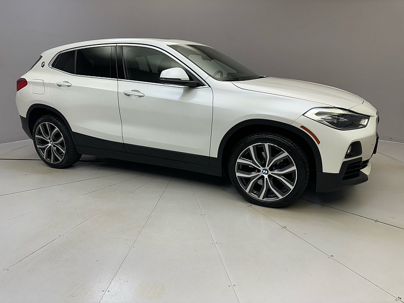 Vehicle image 3 of 40