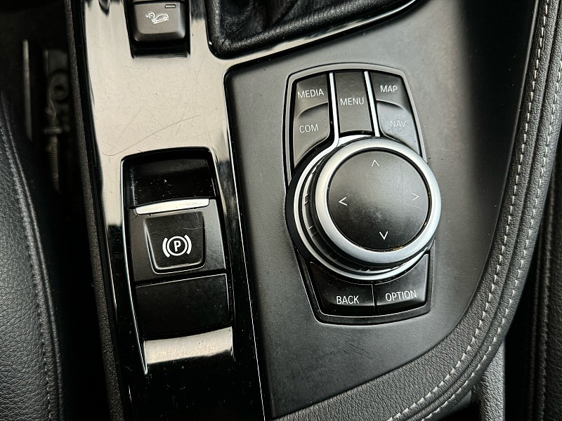 Vehicle image 30 of 40