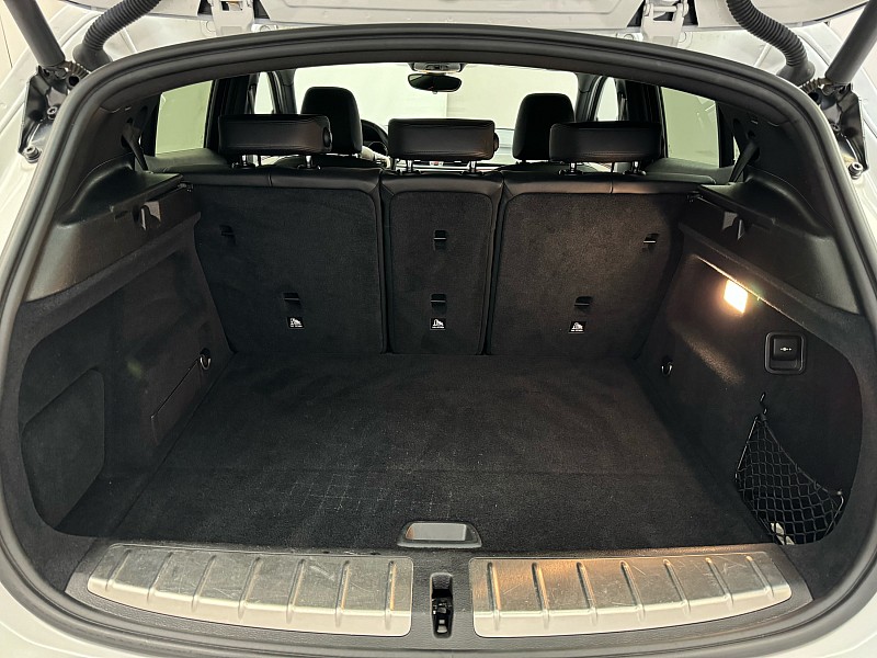 Vehicle image 17 of 40