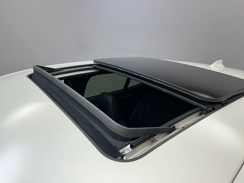 Vehicle image 11 of 40