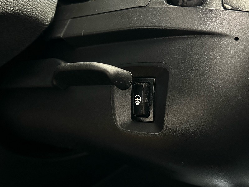 Vehicle image 34 of 40