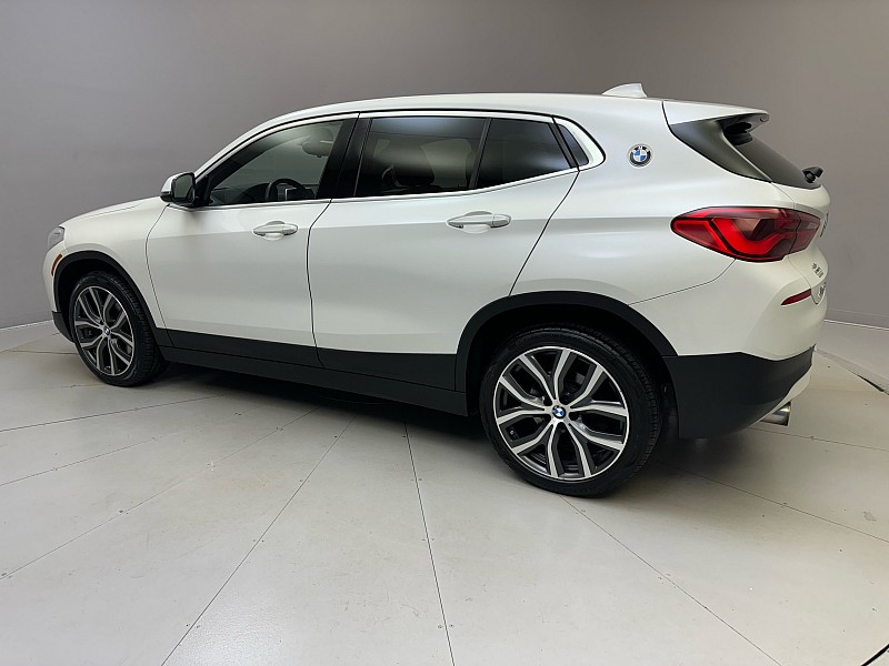Vehicle image 7 of 40