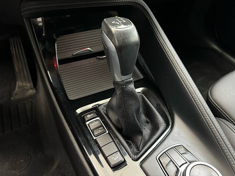 Vehicle image 28 of 40